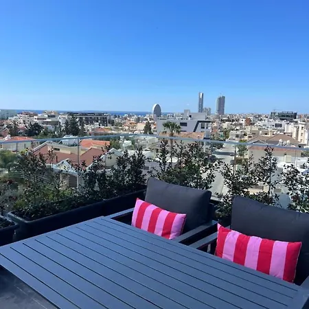 Two Bed Penthouse With Private Seaview Rooftop Garden Appartement