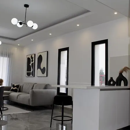 Two Bed Penthouse With Private Seaview Rooftop Garden Apartment *